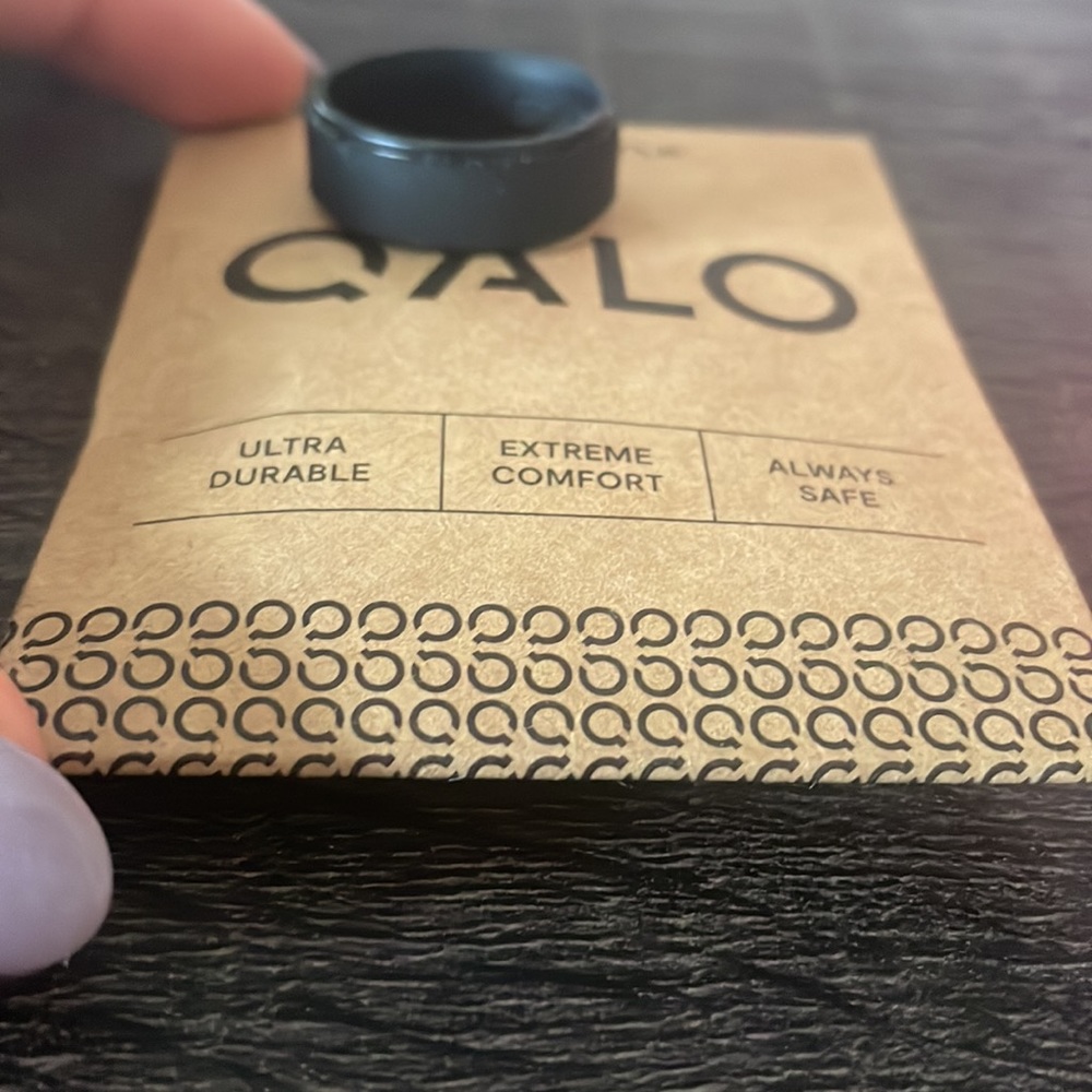 Qalo Mens polished step band